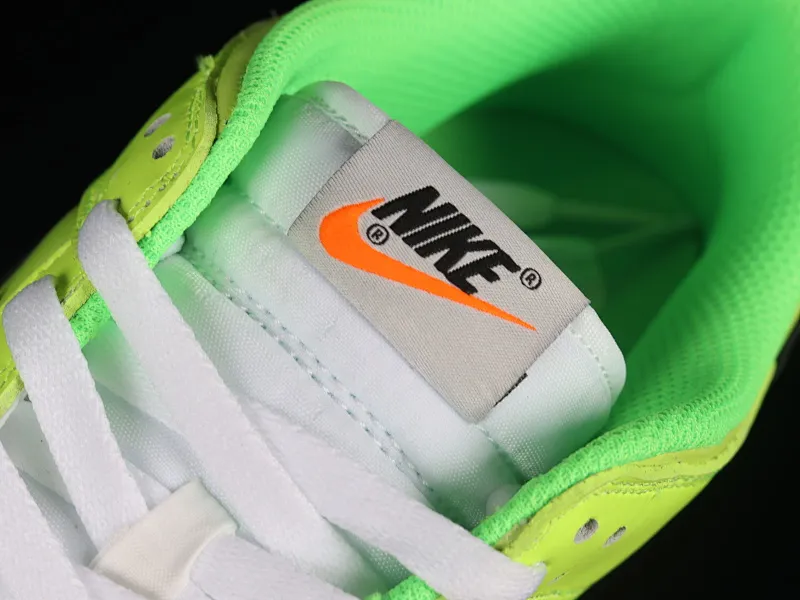 All categories Nk SB Dunk series Nk SB Dunk Low low-top sneakers Nk Dunk Low "Glow In The Dark" fluorescent green SB low-top sports and leisure sneakers FJ4610-702
